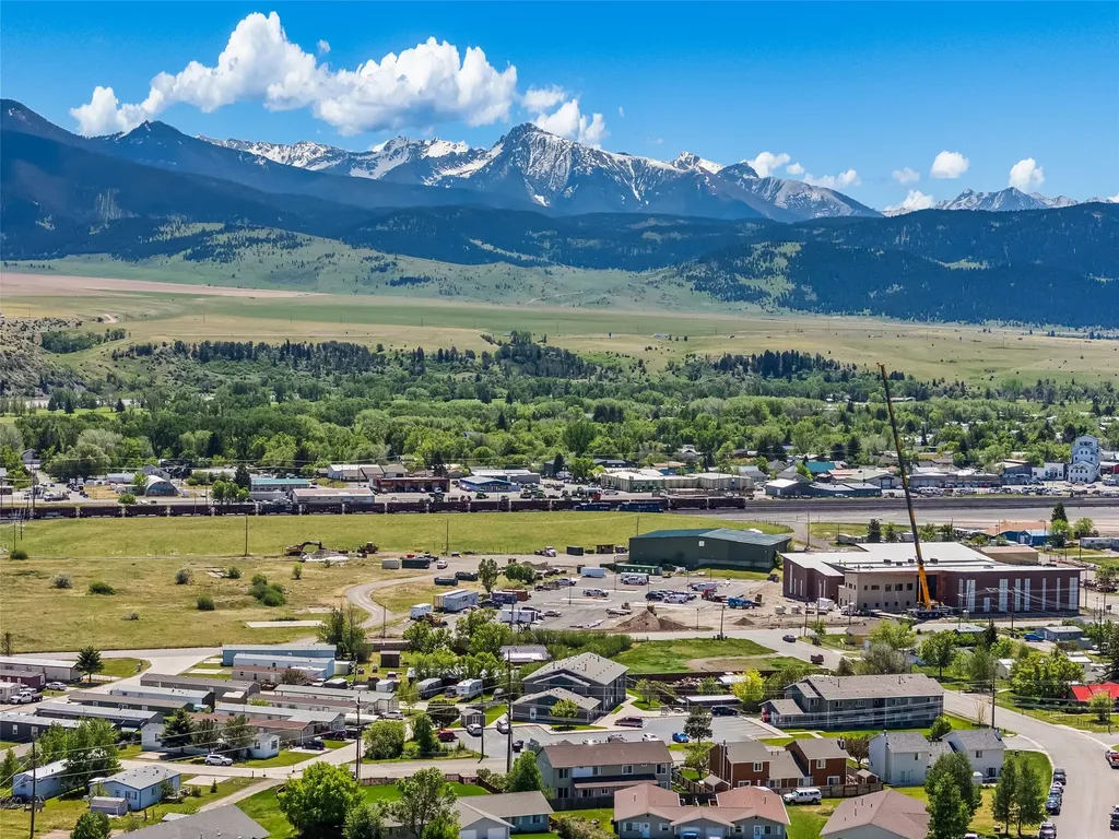 1301 Absaroka Court Livingston MT 59047