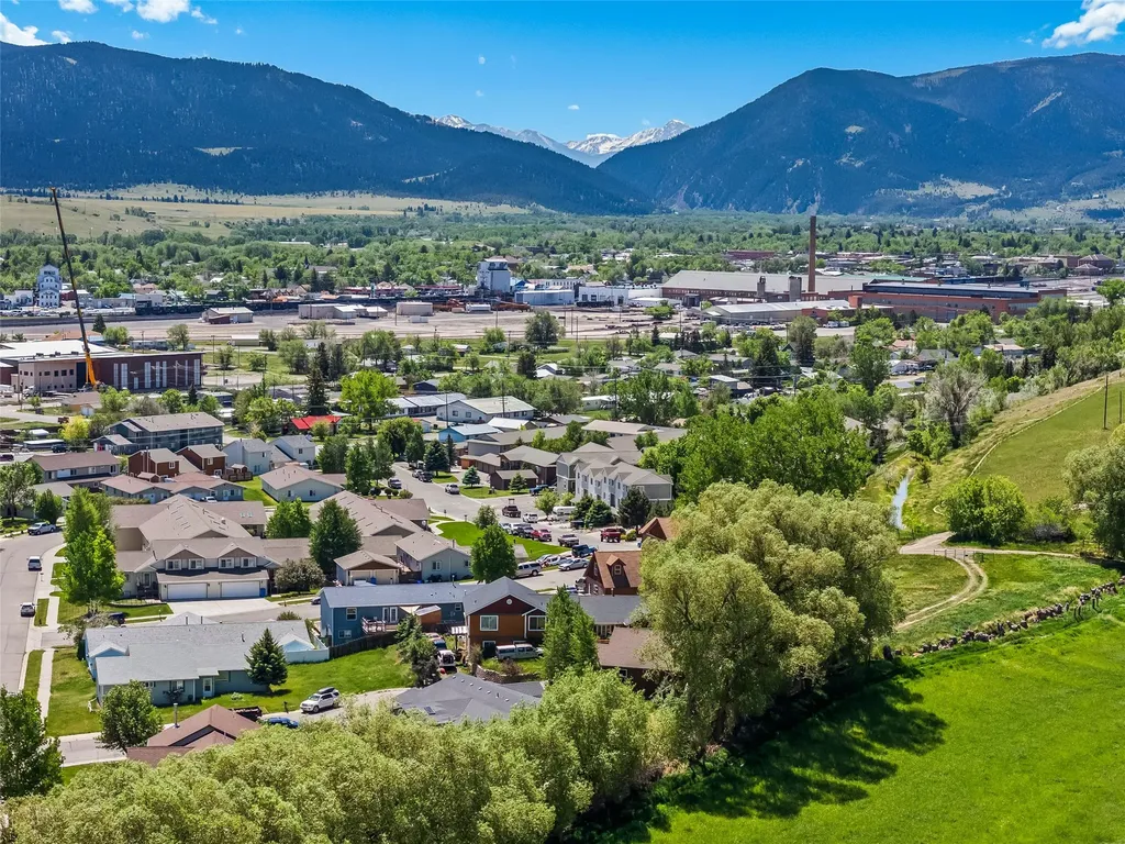 1301 Absaroka Court Livingston MT 59047