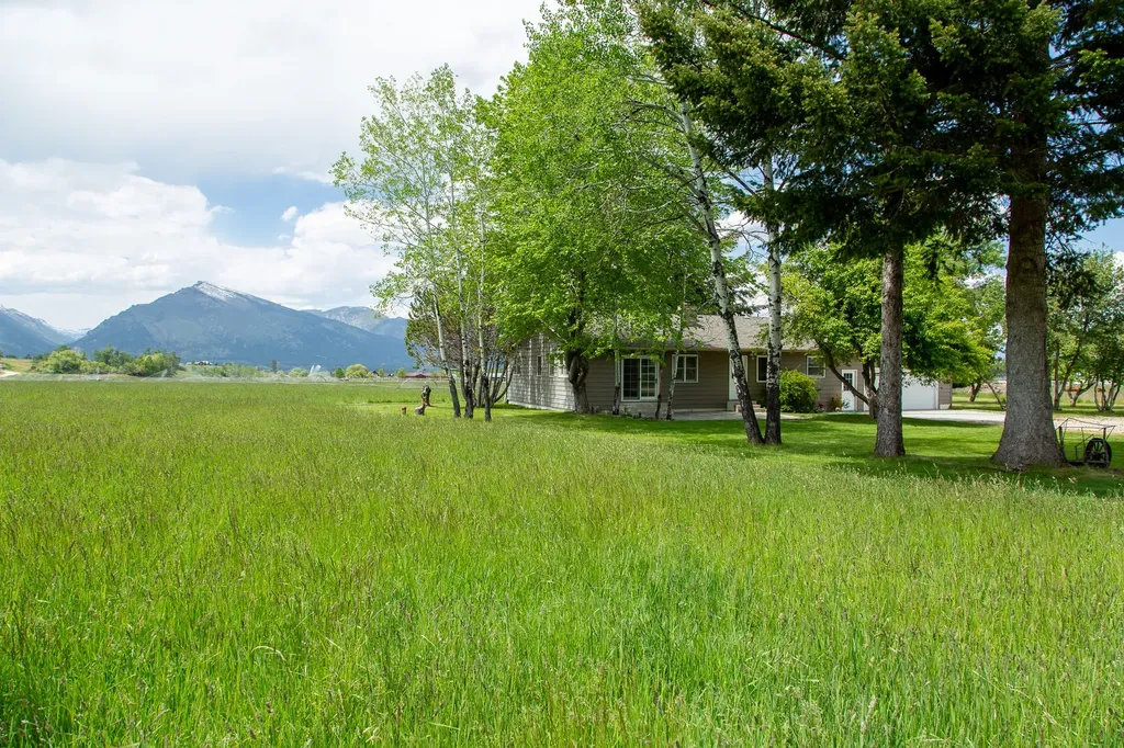 904 S Shoshone Loop Hamilton MT 59840