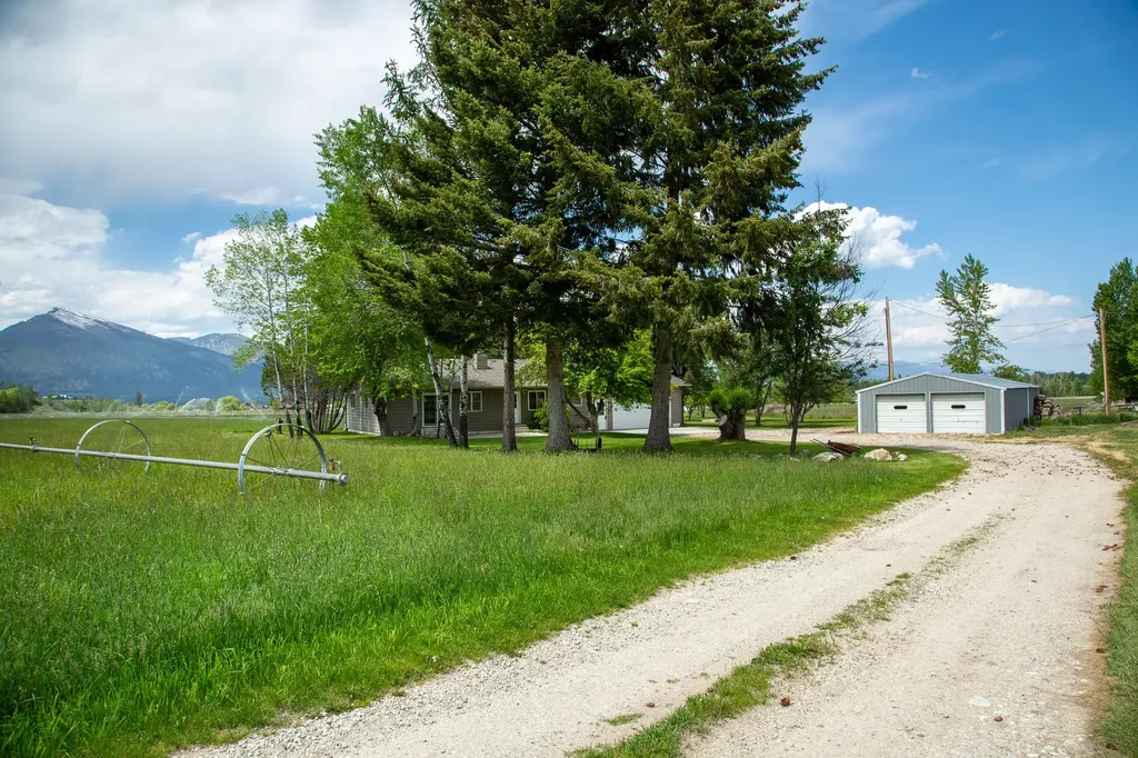 904 S Shoshone Loop Hamilton MT 59840