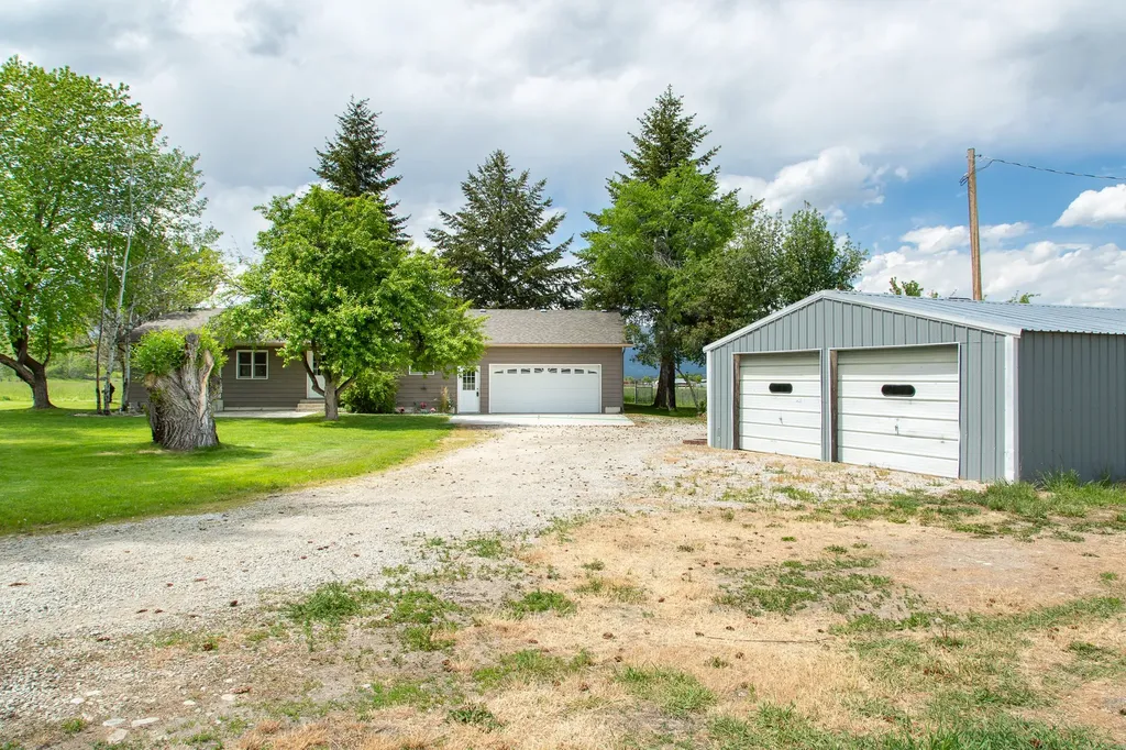 904 S Shoshone Loop Hamilton MT 59840