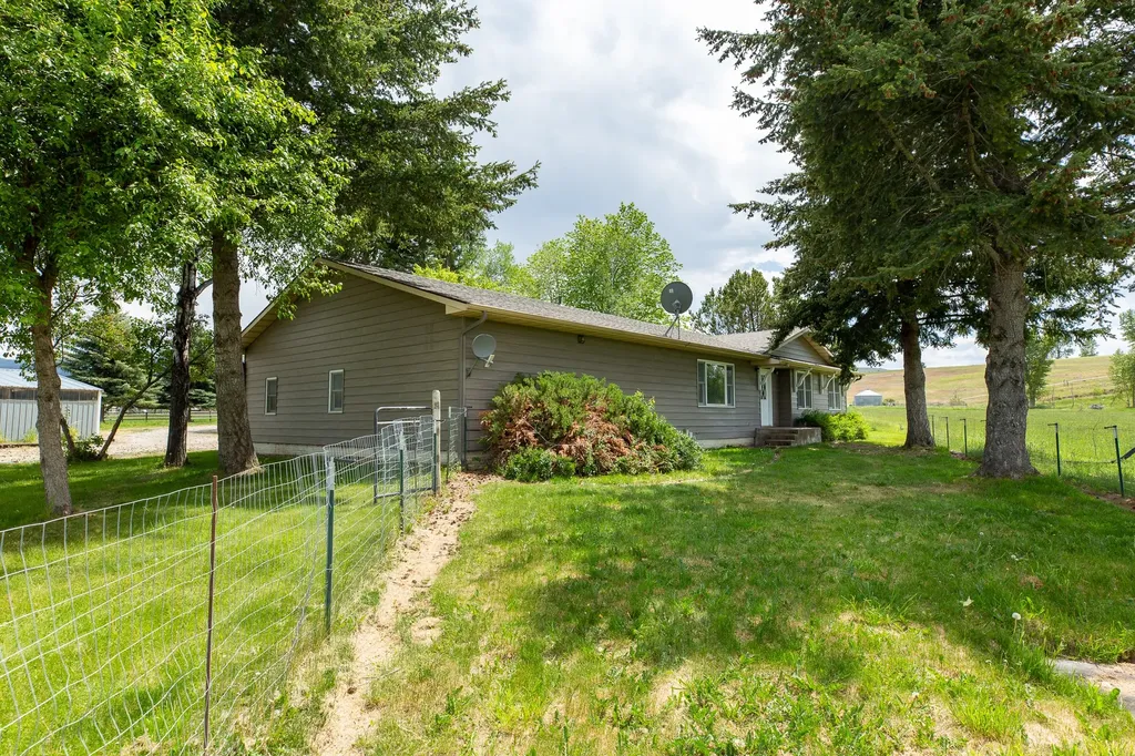 904 S Shoshone Loop Hamilton MT 59840