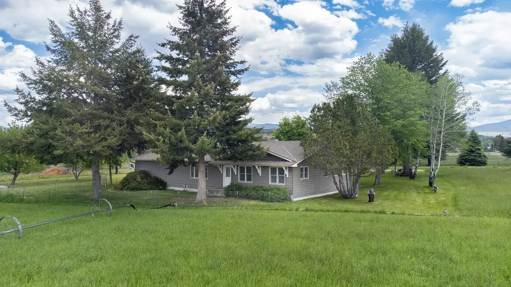 904 S Shoshone Loop Hamilton MT 59840