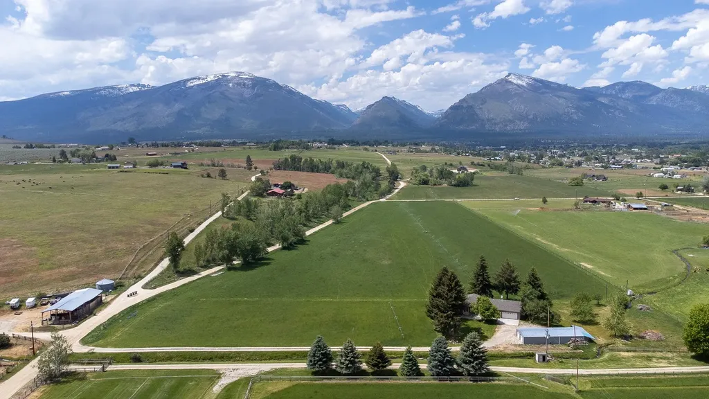 904 S Shoshone Loop Hamilton MT 59840