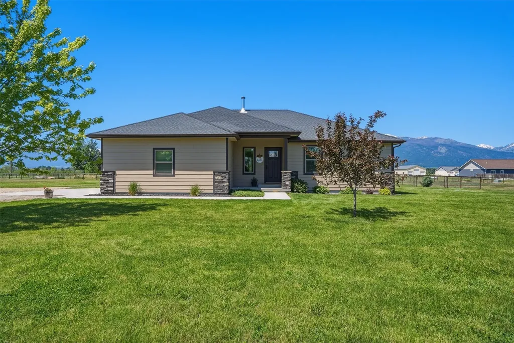 3190 Delaford Loop Stevensville MT 59870