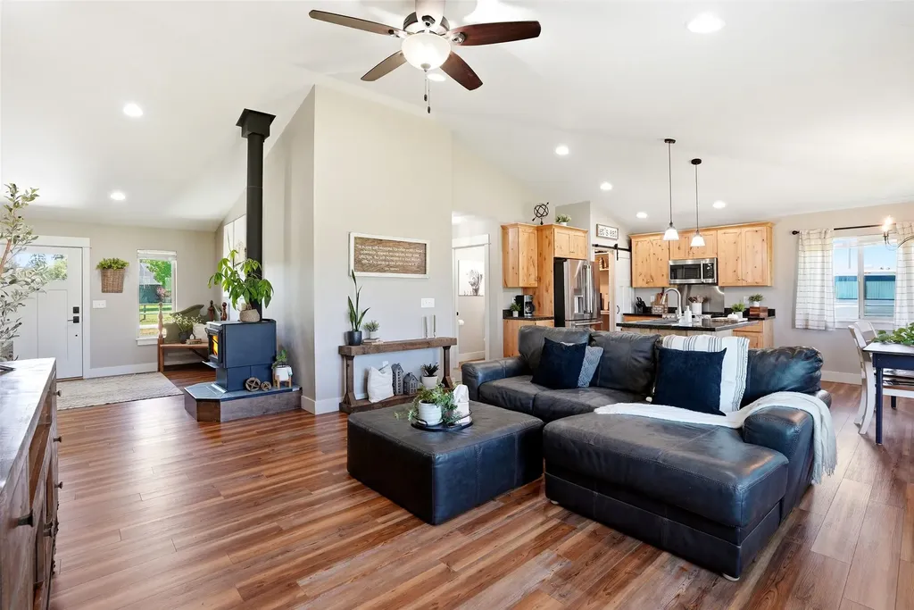 3190 Delaford Loop Stevensville MT 59870