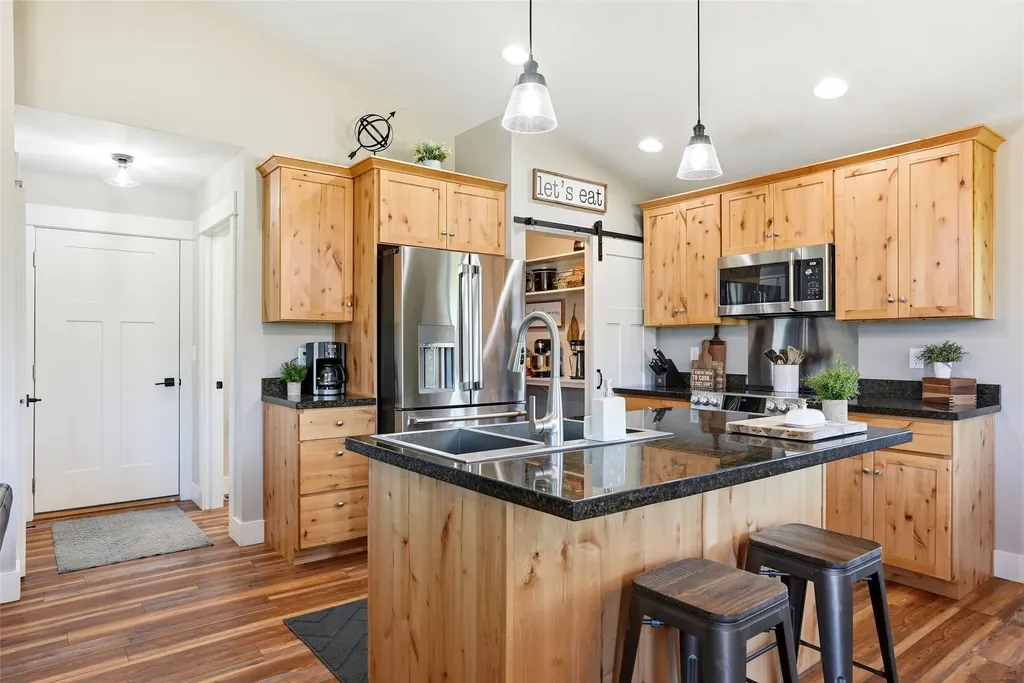 3190 Delaford Loop Stevensville MT 59870