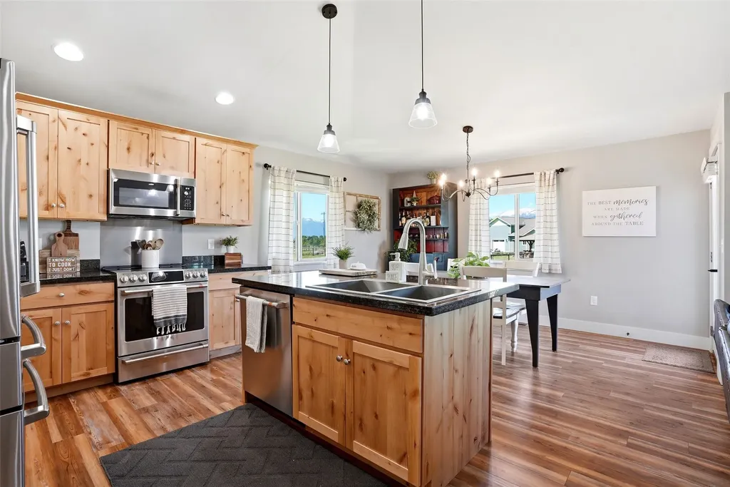 3190 Delaford Loop Stevensville MT 59870