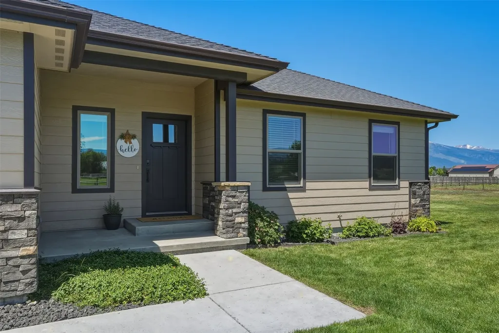 3190 Delaford Loop Stevensville MT 59870