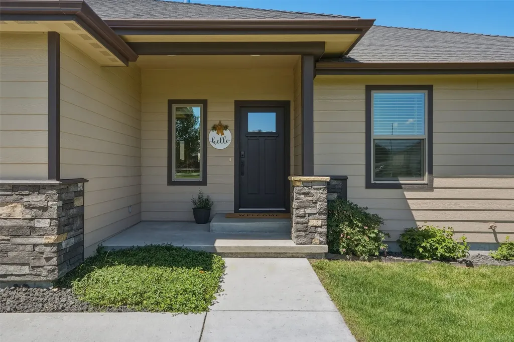 3190 Delaford Loop Stevensville MT 59870