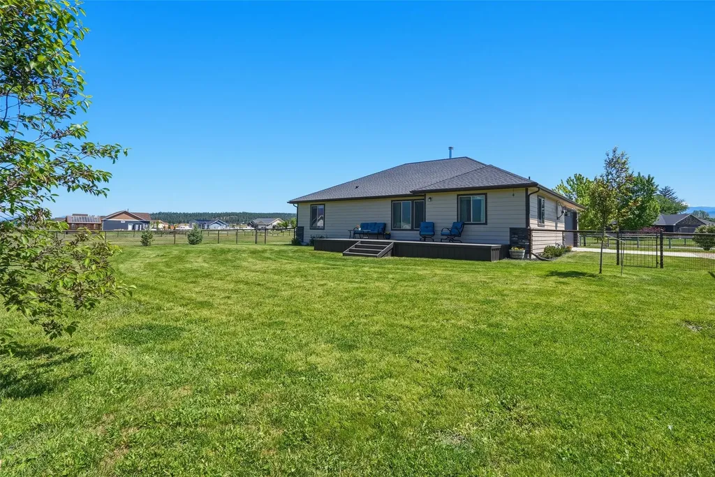 3190 Delaford Loop Stevensville MT 59870