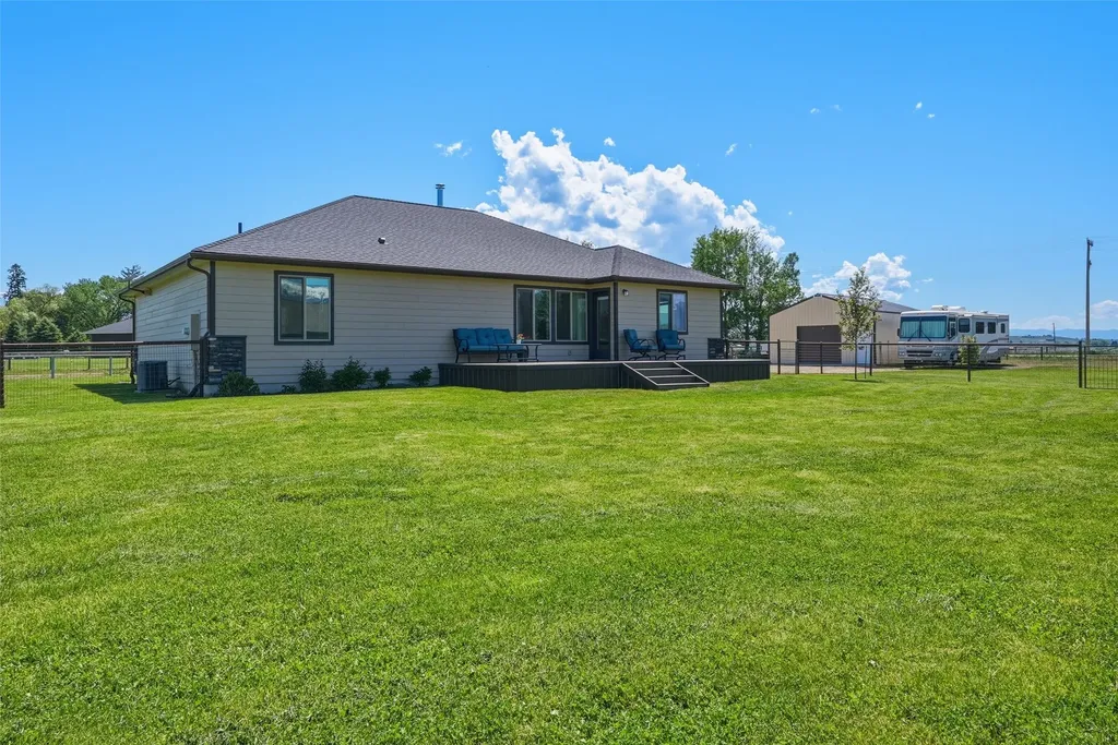 3190 Delaford Loop Stevensville MT 59870