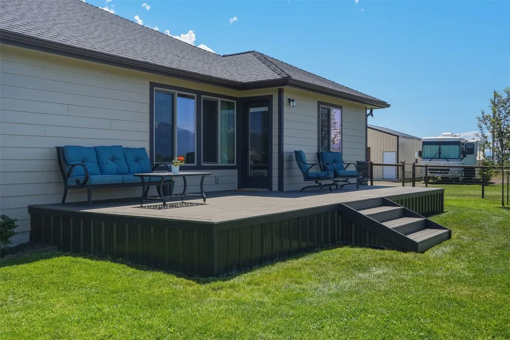 3190 Delaford Loop Stevensville MT 59870