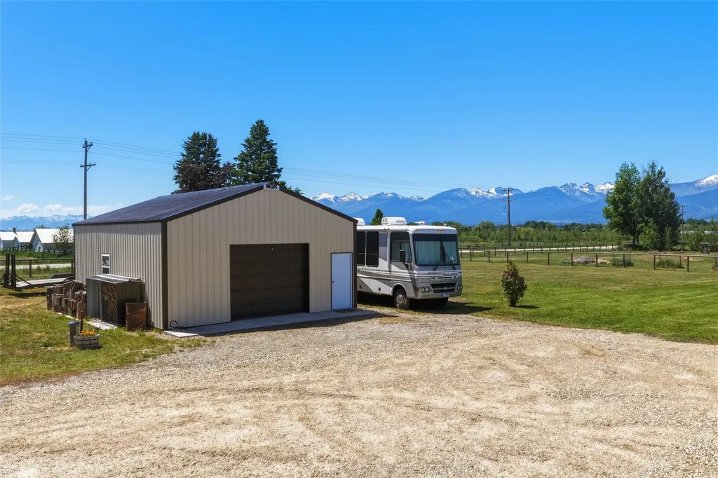 3190 Delaford Loop Stevensville MT 59870