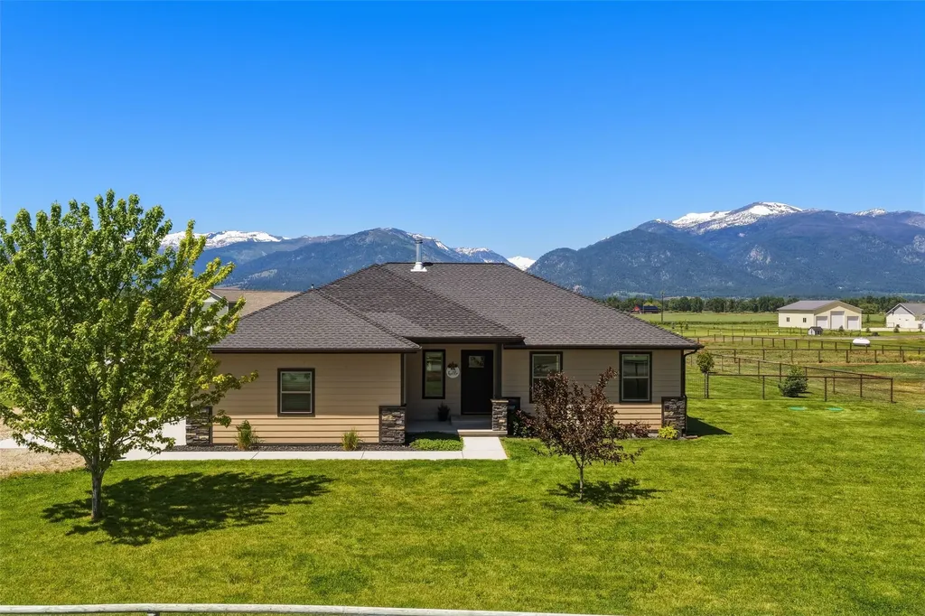 3190 Delaford Loop Stevensville MT 59870