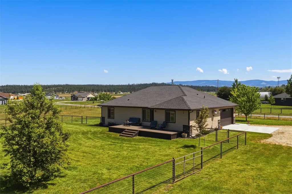 3190 Delaford Loop Stevensville MT 59870