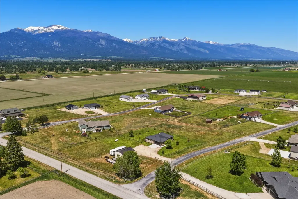 3190 Delaford Loop Stevensville MT 59870