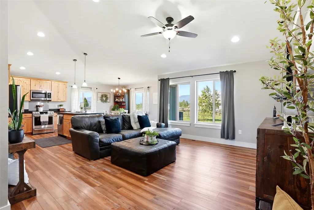3190 Delaford Loop Stevensville MT 59870