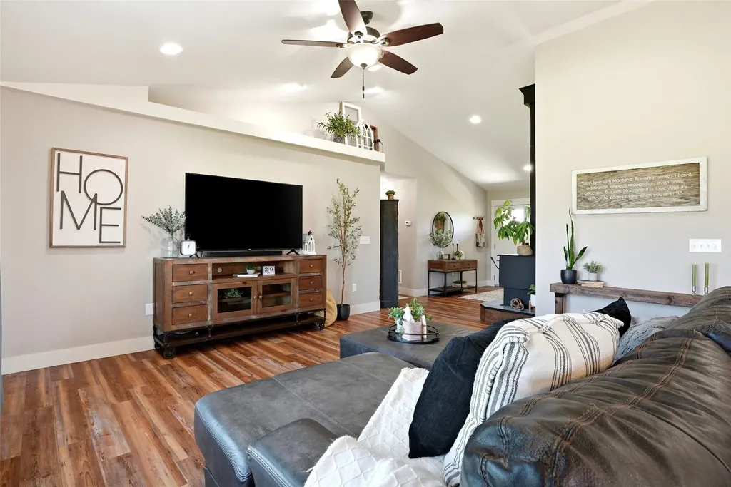 3190 Delaford Loop Stevensville MT 59870