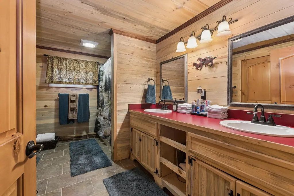 801 Corvette Drive Eureka MT 59917