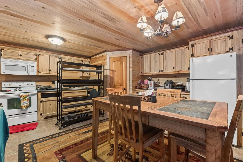 801 Corvette Drive Eureka MT 59917