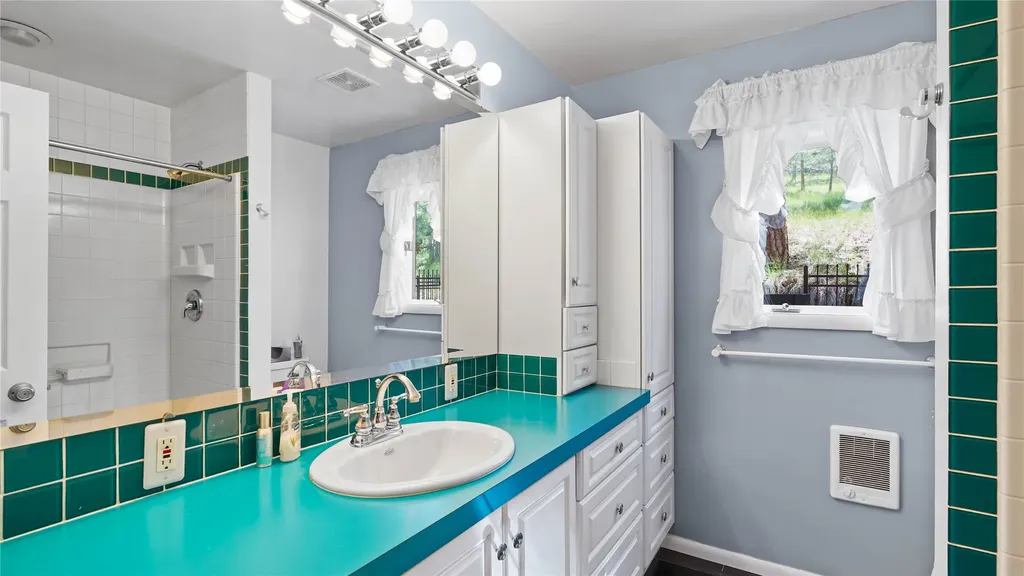 521 S Sanders Helena MT 59601