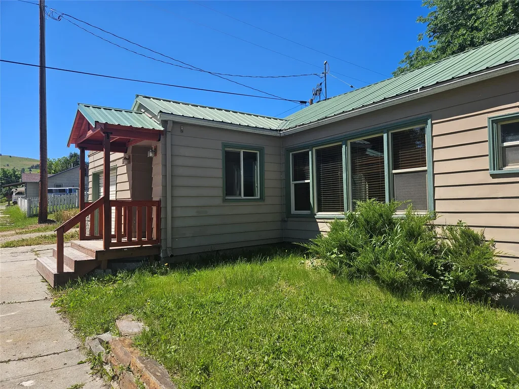 211 Wall Street Hot Springs MT 59845
