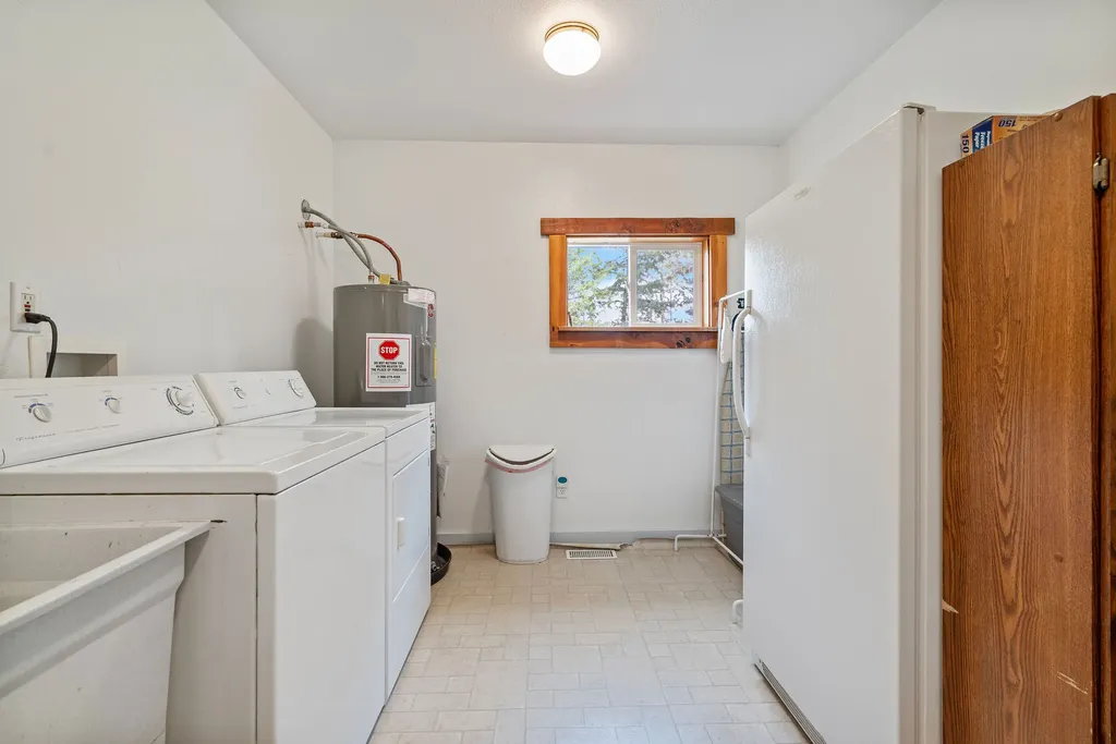 390 Crosscut Road Rexford MT 59930