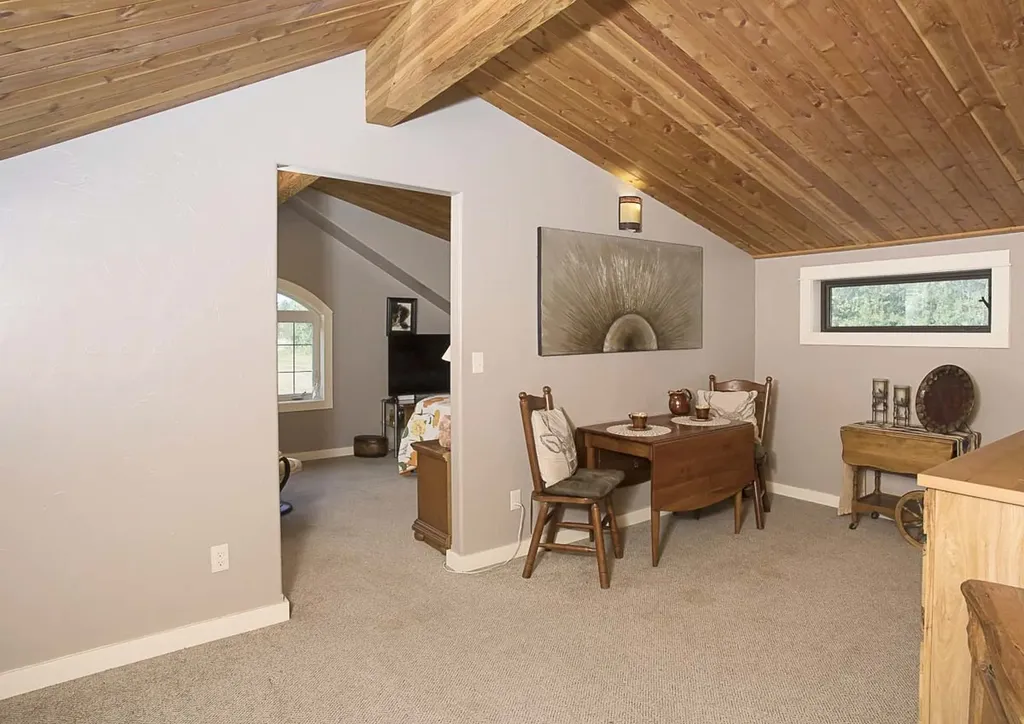7734 Us Highway 212 Roberts MT 59070