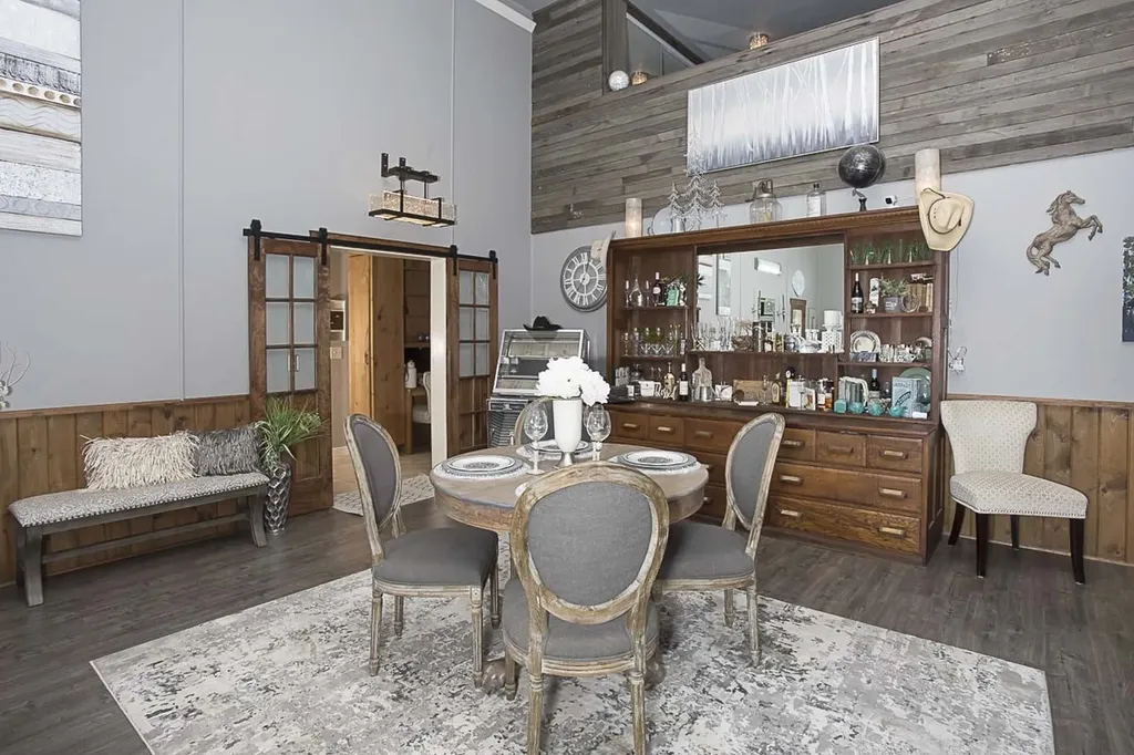 7734 Us Highway 212 Roberts MT 59070