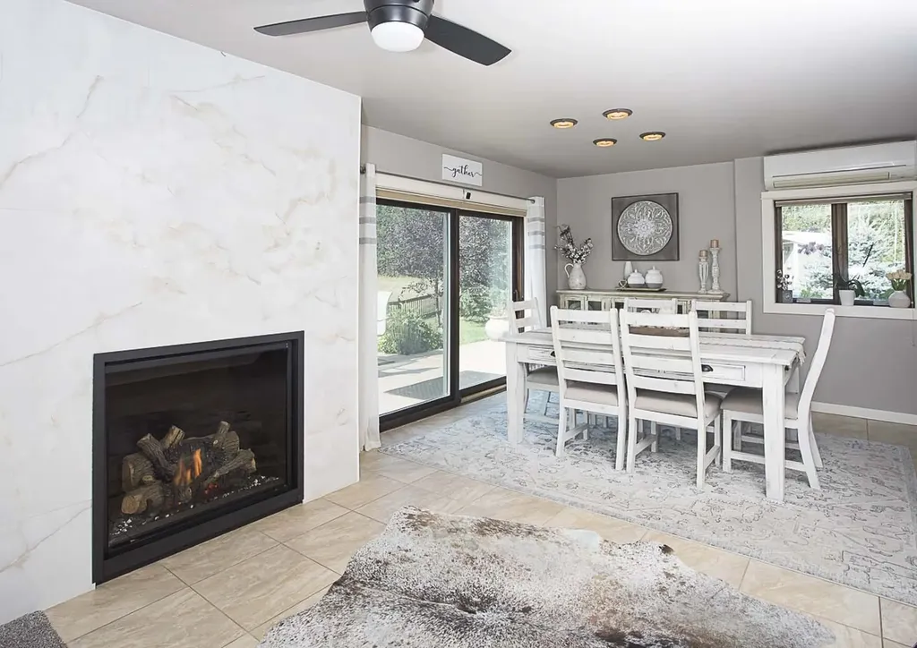 7734 Us Highway 212 Roberts MT 59070