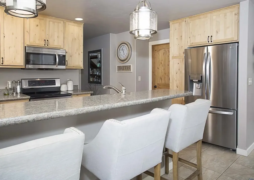 7734 Us Highway 212 Roberts MT 59070