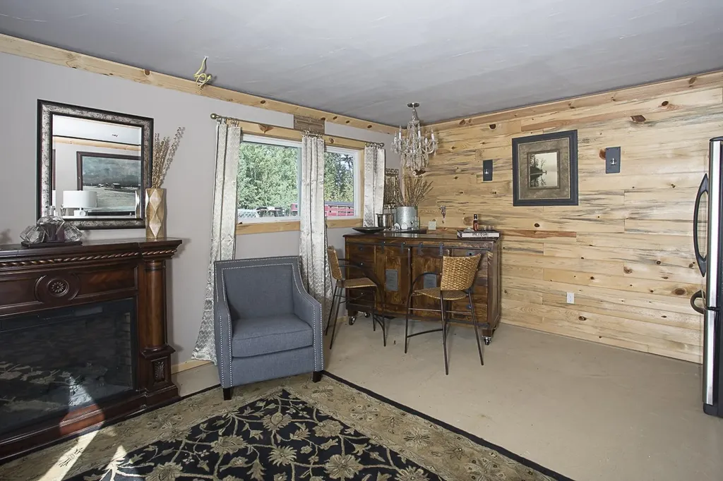 7734 Us Highway 212 Roberts MT 59070