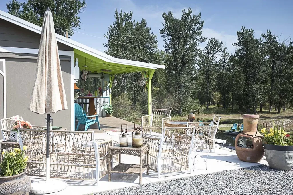 7734 Us Highway 212 Roberts MT 59070