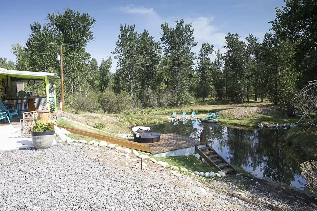 7734 Us Highway 212 Roberts MT 59070