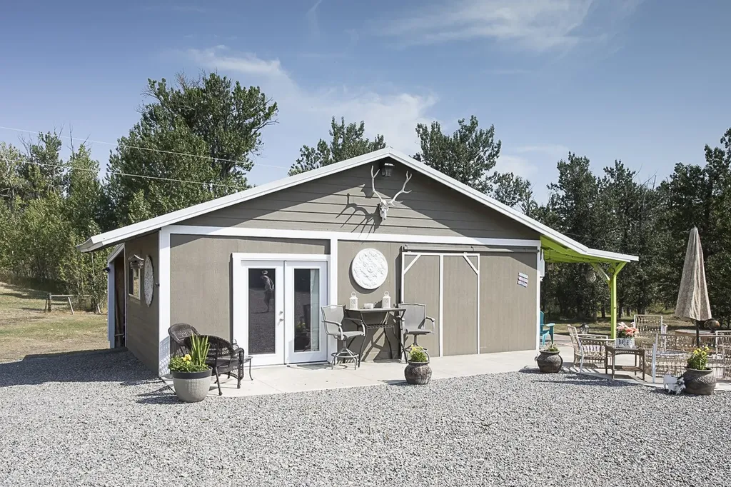 7734 Us Highway 212 Roberts MT 59070
