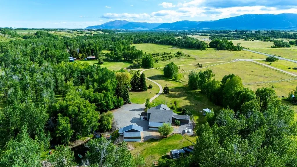 7734 Us Highway 212 Roberts MT 59070
