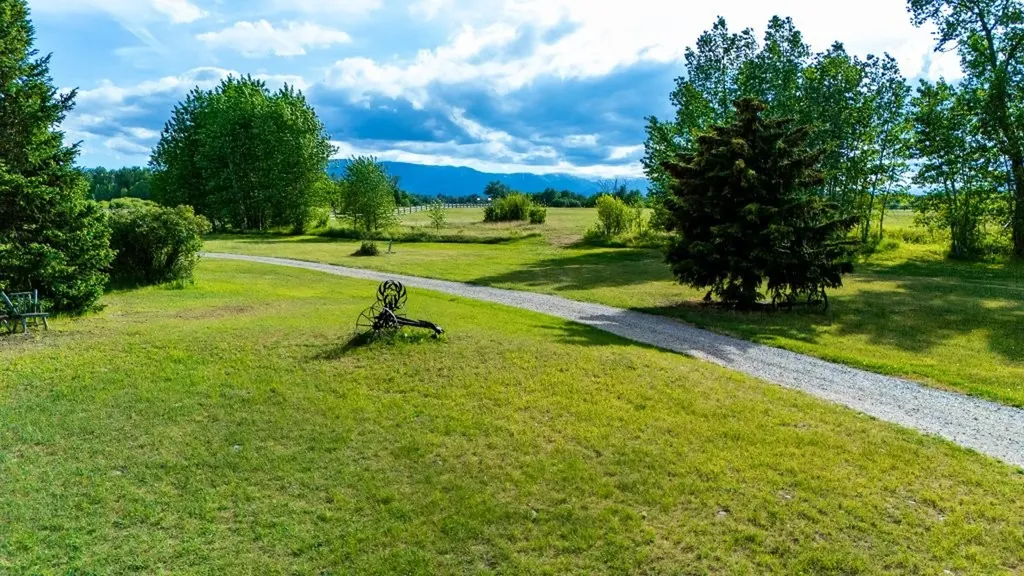 7734 Us Highway 212 Roberts MT 59070