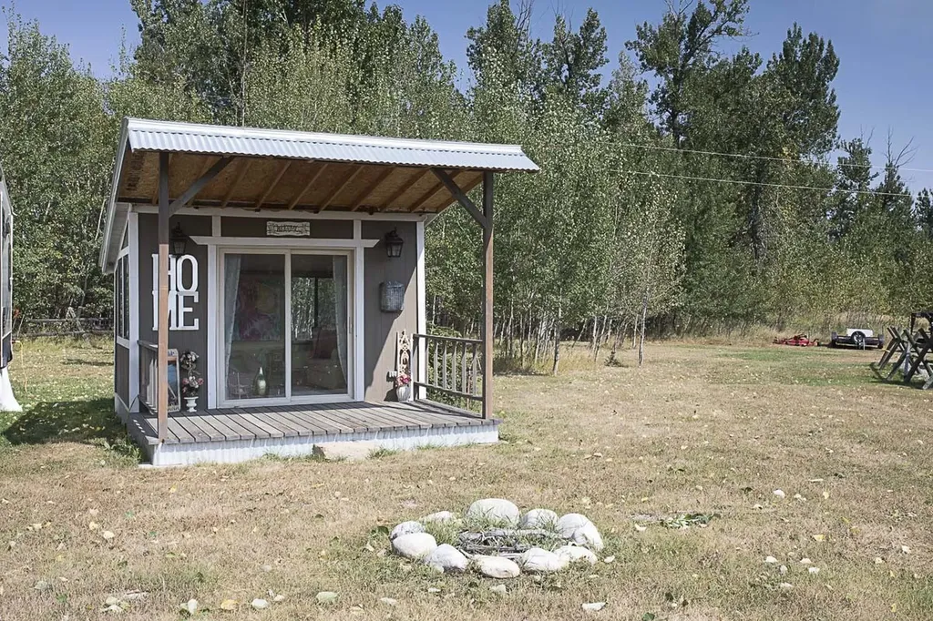 7734 Us Highway 212 Roberts MT 59070