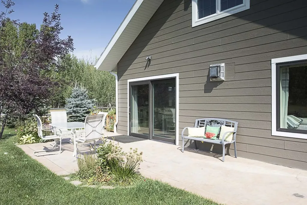 7734 Us Highway 212 Roberts MT 59070