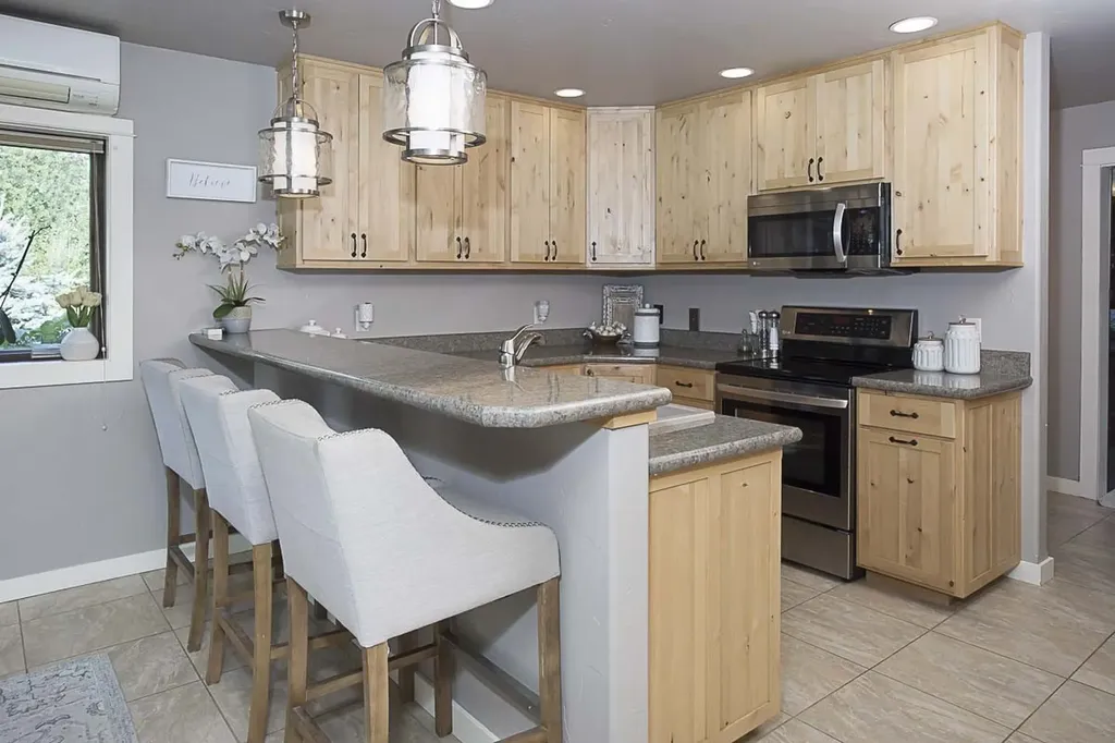 7734 Us Highway 212 Roberts MT 59070