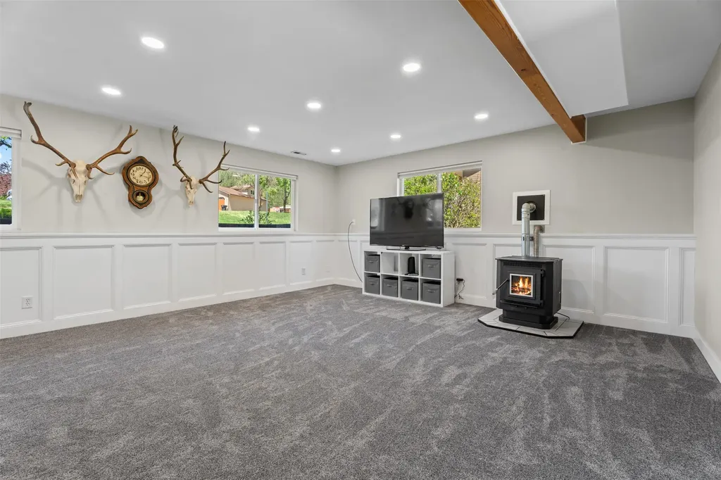 21119 Handley Loop Clinton MT 59825