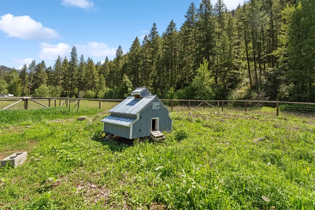 21119 Handley Loop Clinton MT 59825