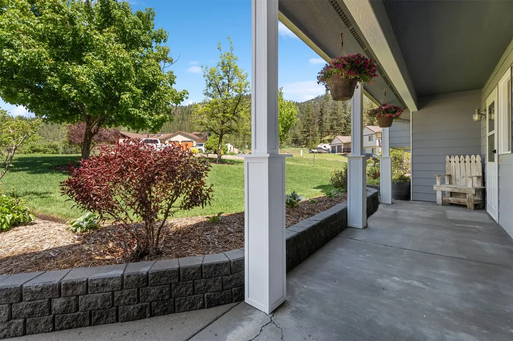21119 Handley Loop Clinton MT 59825