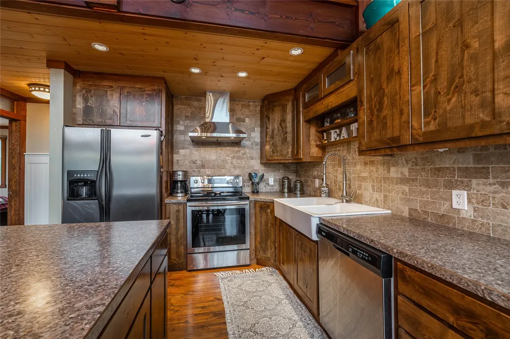 277 Ridge Loop Road Rexford MT 59930