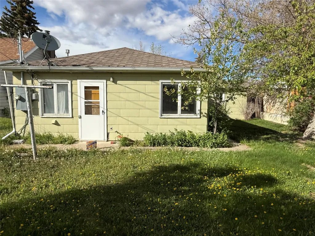 320 2nd Street S Shelby MT 59474
