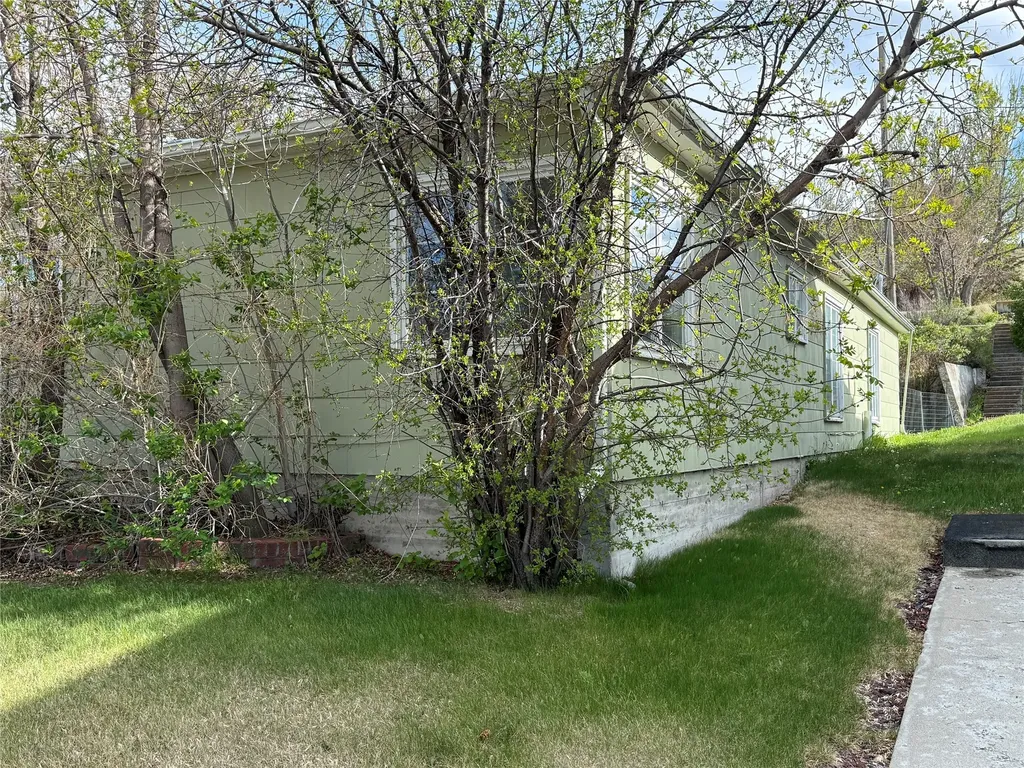 320 2nd Street S Shelby MT 59474