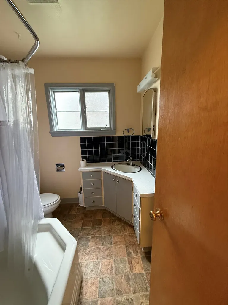 320 2nd Street S Shelby MT 59474