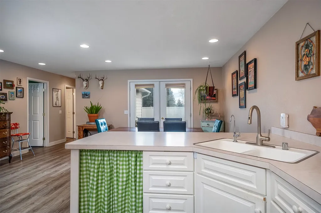 112 O'brien Terrace Bigfork MT 59911