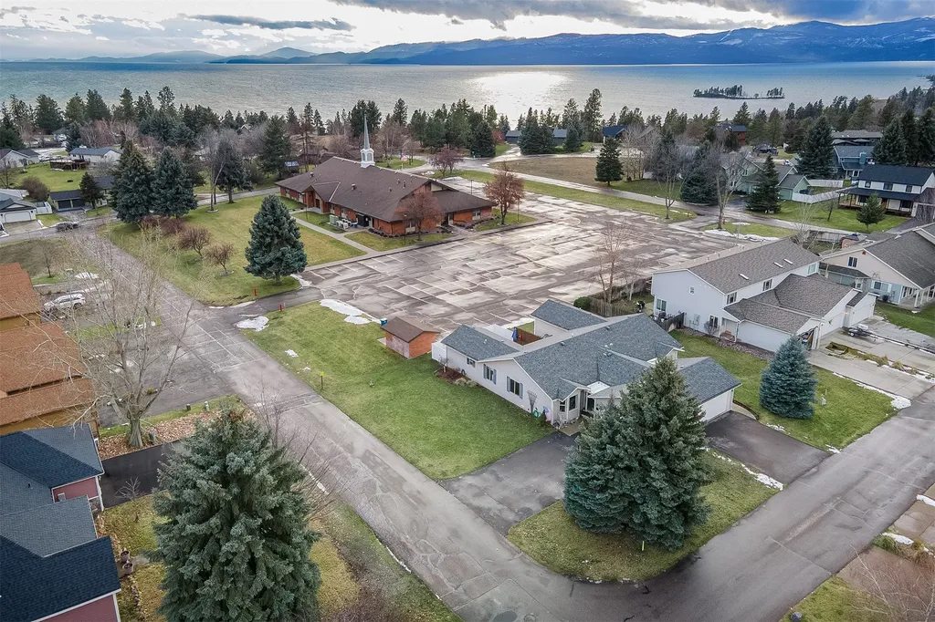 112 O'brien Terrace Bigfork MT 59911